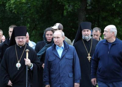 Президент России Владимир Путин и глава Республики Беларусь Александр Лукашенко посетили Коневский монастырь