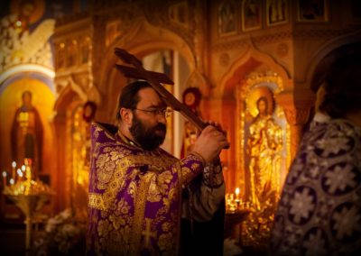 На петербургском подворье Коневской обители молитвенно встретили праздник Происхождения Честных Древ Животворящего Креста