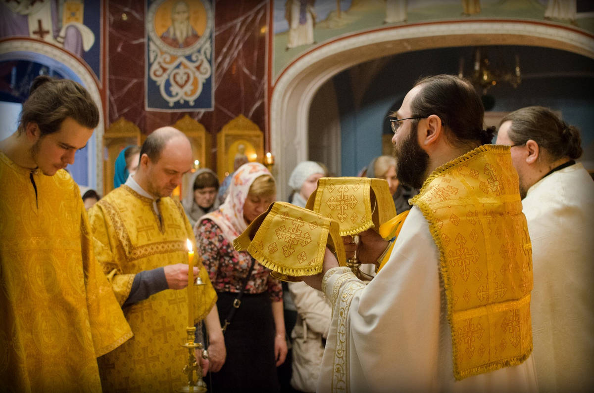 Православное богослужение кашкин. Неделя торжества Православия. Православный молитвенный дом. Православная молельная комната.
