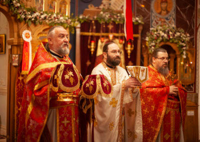 В Фомину неделю, день Антипасхи, наместник Коневского Рождество-Богородичного монастыря возглавил Божественную литургию на петербургском подворье обители