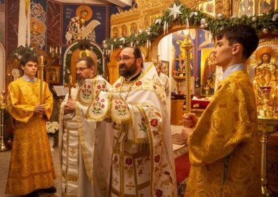 На петербургском подворье Коневского монастыря в Рождественскую ночь совершили праздничное Всенощное бдение и Божественную Литургию