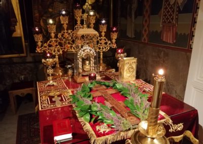 В день праздника Происхождения честных древ Креста Господня на петербургском подворье Коневской обители были совершены праздничные богослужения