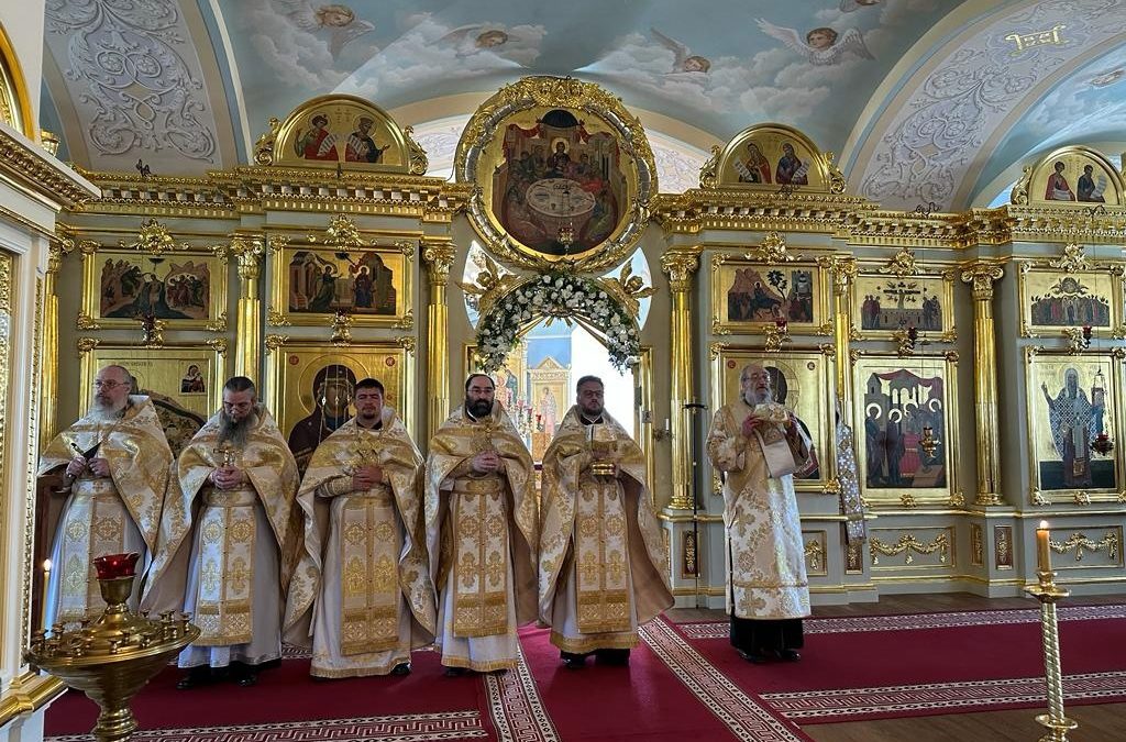 Настоятель петербургского подворья принял участие в уставных богослужениях в Коневском монастыре